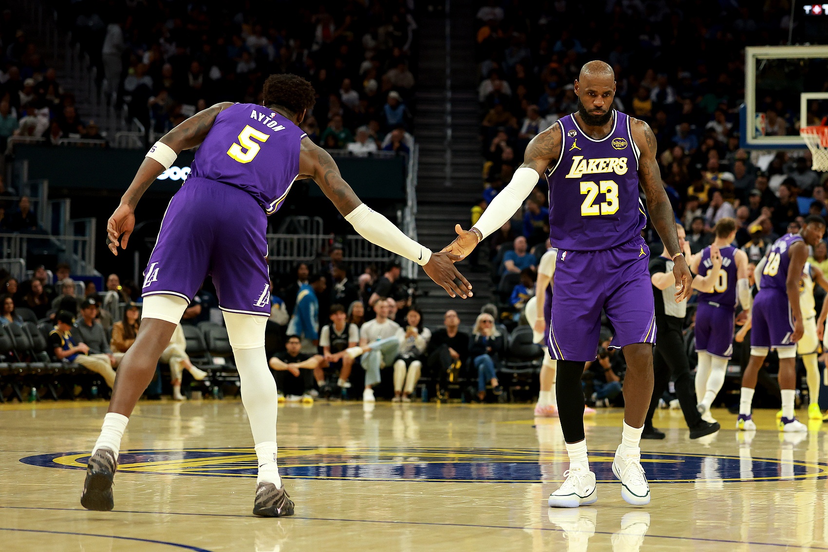湖火首輪前瞻：艾頓伊森成X因素 詹姆斯獨扛進攻重擔