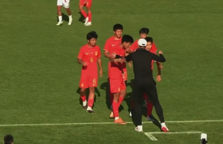 U15國足2-0意大利：周海濱9分鐘閃擊變陣，沙明造烏龍+單刀