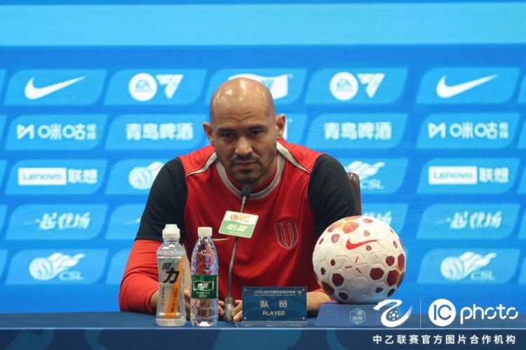 成都蓉城客戰(zhàn)申花 阿洛伊西強(qiáng)調(diào)防守反擊效率 成都蓉城客戰(zhàn)申花 阿洛伊西強(qiáng)調(diào)防守反擊效率