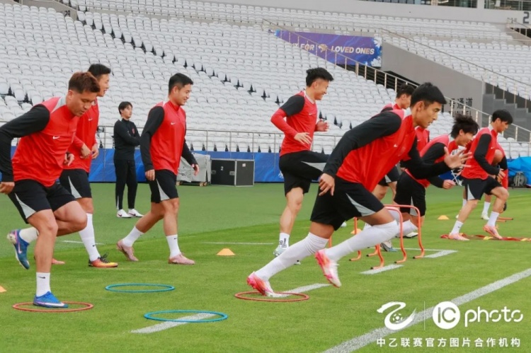 成都蓉城客戰(zhàn)申花 阿洛伊西強(qiáng)調(diào)防守反擊效率 成都蓉城客戰(zhàn)申花 阿洛伊西強(qiáng)調(diào)防守反擊效率