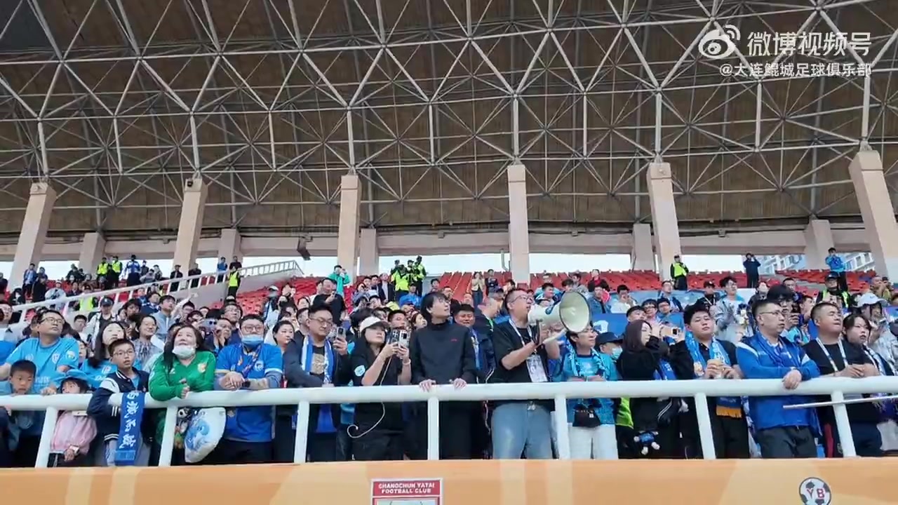 龍廷威+諾曼聯(lián)袂救主 大連鯤城主場(chǎng)2-2絕平佛山南獅 龍廷威+諾曼聯(lián)袂救主 大連鯤城主場(chǎng)2-2絕平佛山南獅