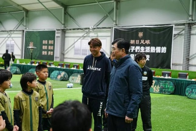 前國腳楊旭創(chuàng)業(yè)記：放棄功利學(xué)日本，青訓(xùn)從拆解每個(gè)腳趾觸球開始