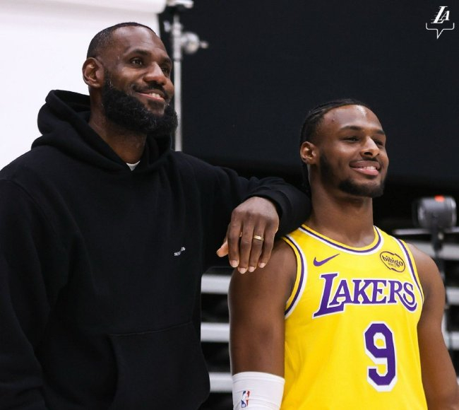 詹姆斯2年1.04億頂薪續(xù)約湖人 父子同隊創(chuàng)NBA歷史