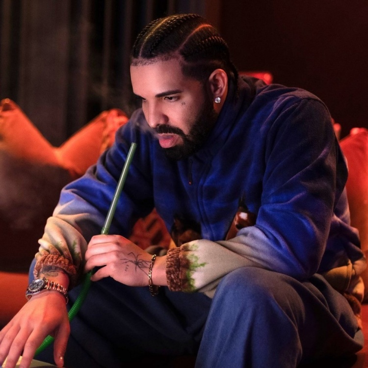 Drake新歌炮轟詹姆斯：靠換隊(duì)成就生涯，稱自己才是真男人