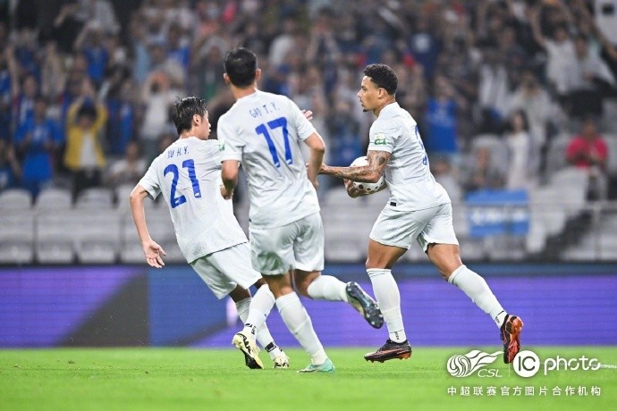 阿代米閃擊 卡爾采夫點射 深圳客場2-1終結(jié)申花不敗 阿代米閃擊 卡爾采夫點射 深圳客場2-1終結(jié)申花不敗