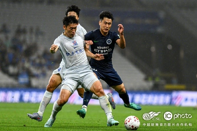 阿代米閃擊 卡爾采夫點射 深圳客場2-1終結(jié)申花不敗 阿代米閃擊 卡爾采夫點射 深圳客場2-1終結(jié)申花不敗