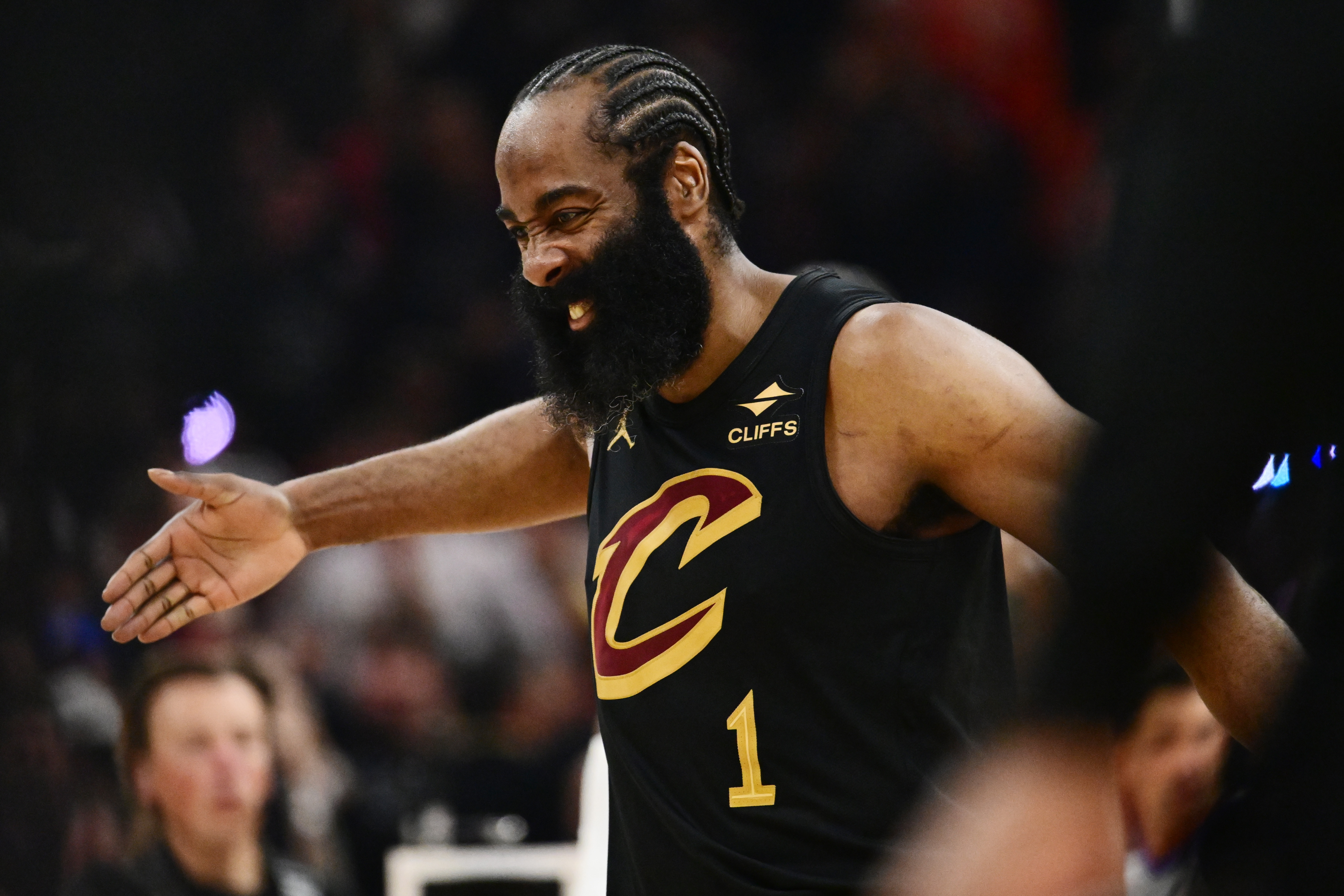 Windhorst：哈登預(yù)計(jì)降薪留騎士，為騎士梭哈字母哥或詹姆斯鋪路