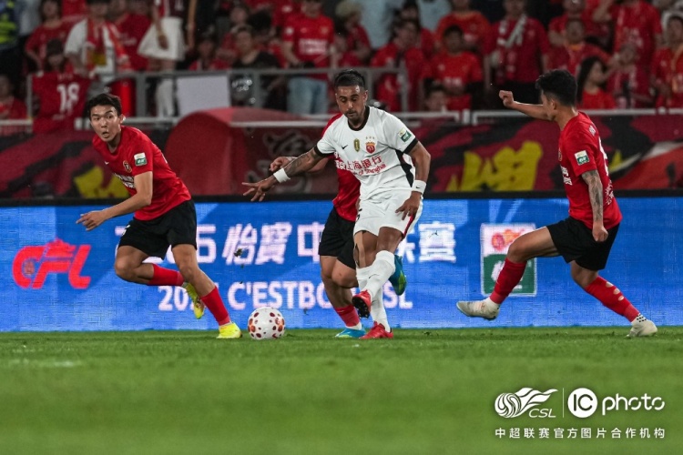 姆本扎+熱菲尼奧三分鐘兩球逆轉(zhuǎn)，海港客場2-3遭鐵人楠波灣絕殺