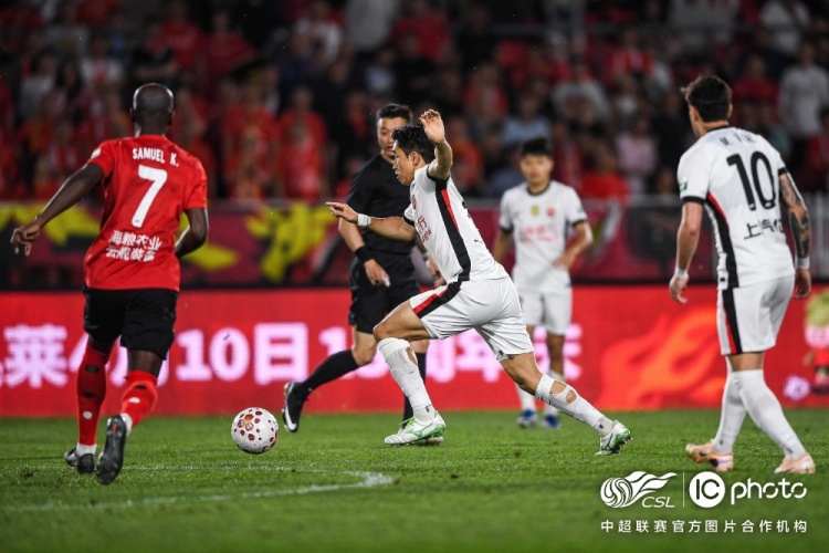 姆本扎+熱菲尼奧三分鐘兩球逆轉(zhuǎn)，海港客場2-3遭鐵人楠波灣絕殺