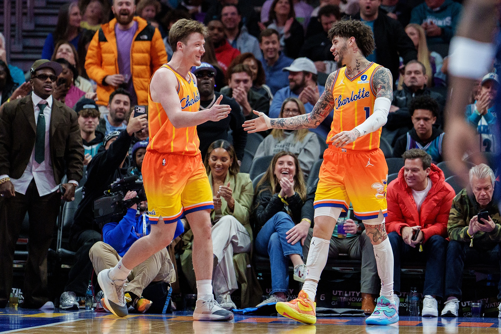 NBA賽事預(yù)測(cè)：步行者vs黃蜂、老鷹vs籃網(wǎng)、公牛vs尼克斯、爵士vs火箭、猛龍vs灰熊、凱爾特人vs雄鹿、魔術(shù)vs獨(dú)行俠、鵜鶘vs國(guó)王比分與盤(pán)口分析